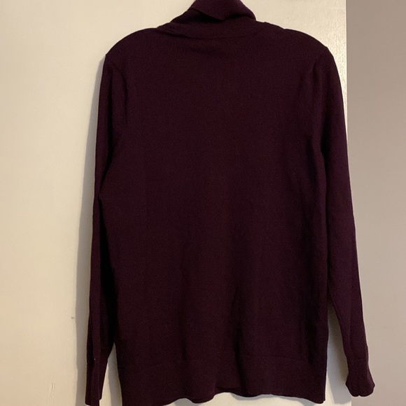 Tommy Hilfiger Women’s Turtleneck Lightweight Sweater - Picture 5 of 6